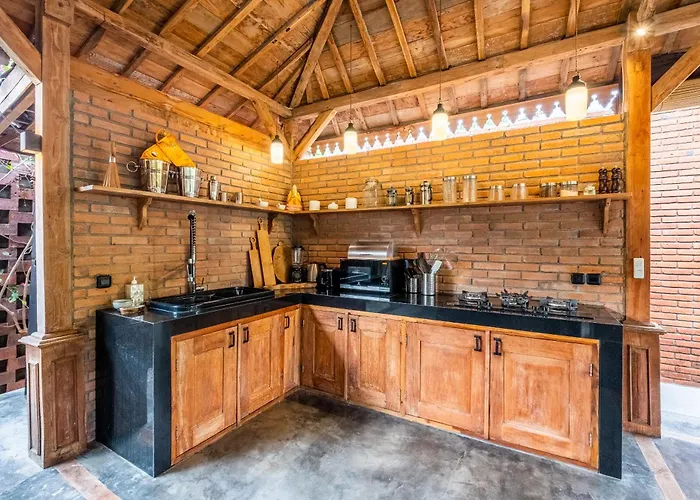 فيلة Naga - Spacious Luxury 4bdrs - Bingin أُلُواتو